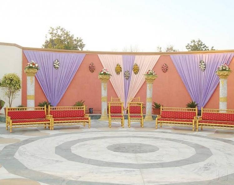 Maa Party Plot